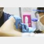 ワクチン3回目接種「1日100万回」岸田首相の目標達成ならず、先進7カ国で最低水準