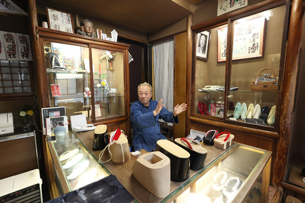 舞妓さんの下駄も作る履物屋（京都・祇園）3代目が語る店の足跡と夢 ...