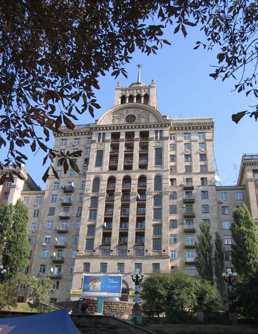 「ウクライナ・ホテル」は11階建・378室を誇る老舗（C）Norio ROKUKAWA／office La Strada