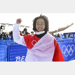 北京冬季五輪スノーボードハーフパイプ金の平野歩夢は、きちんとしゃべっていたというのに…（Ｃ）ＪＭＰＡ