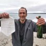 バハマから英国まで…21年間も海洋を漂ったボトルメールの奇跡