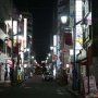 新宿・歌舞伎町近くという場所柄、人の出入りが激しい家に