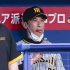 ベンチで戦況を見つめる阪神・矢野監督（Ｃ）共同通信社