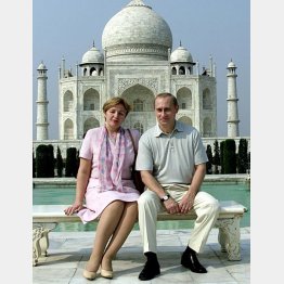 大統領に就任した2000年、インド訪問時のプーチン大統領とリュドミラ夫人、夫妻（Ｃ）ロイター