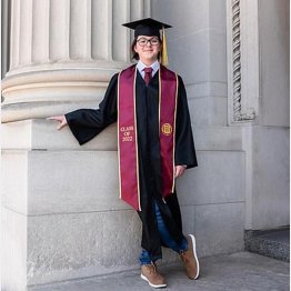13歳のエリオット・タナー君は今春ミネソタ大学卒業予定（フェイスブックから）