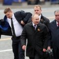 軍事パレード「赤の広場」プーチン大統領の見せる素顔と屈強な男たち