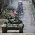 ロシア国防相がプーチン大統領に「マリウポリ完全制圧」報告 今度は東部ドンバスで無差別攻撃