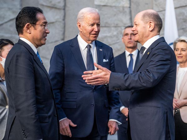 G7の価値観が絶対ではない（左から岸田首相、バイデン米大統領、ショルツ独首相）／（Ｃ）ロイター