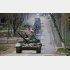 ロシアは「マリウポリを掌握」というが…（ロシア国旗を立て進軍する新ロシア派武装勢力）／（Ｃ）ロイター