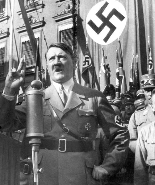 戦後のドイツ人はヒトラー独裁を負い目ととらえていた（Ｃ）DPA／共同通信イメージズ