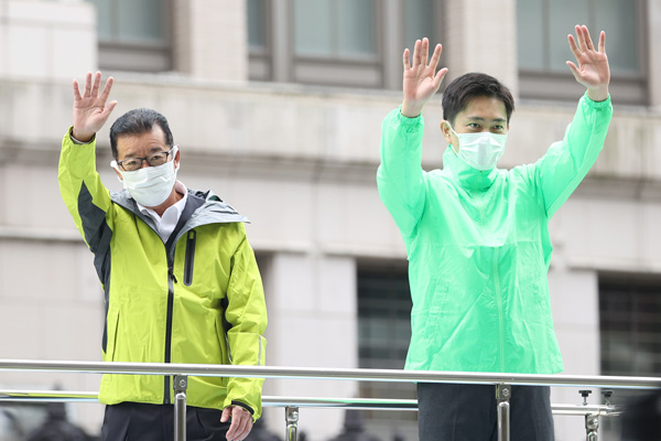 20万8500人以上もの住民の意志をガン無視か？（大阪の吉村洋文府知事と松井一郎市長）／（Ｃ）日刊ゲンダイ