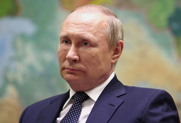 体力の限界か？（ロシアのプーチン大統領）　（Ｃ）ロイター／Sputnik／Kremlin