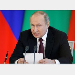 核使用をチラつかせ続けるロシアのプーチン大統領（Ｃ）ロイター