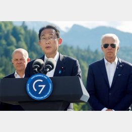 ドイツで開かれたG7サミットで演説する岸田首相（Ｃ）ロイター