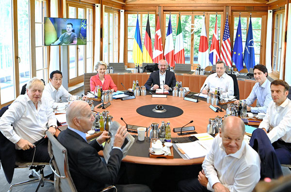 お気楽会議（G7首脳会議で、岸田首相＝左2）／（代表撮影・共同）