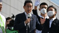 岸田首相vs安倍元首相が“灼熱の遊説バトル”…国民生活そっちのけで主導権争い