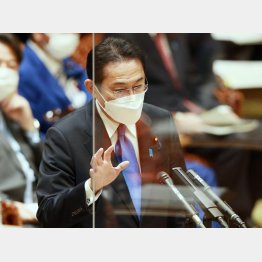 衆院予算委で答弁する岸田首相（Ｃ）日刊ゲンダイ