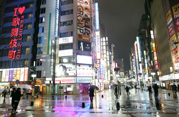 今夜も歌舞伎町のどこかで…（Ｃ）日刊ゲンダイ