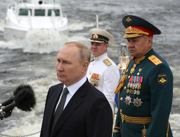 すっかり意気軒（「海軍の日」式典で演説するロシアのプーチン大統領）／（Ｃ）ロイター