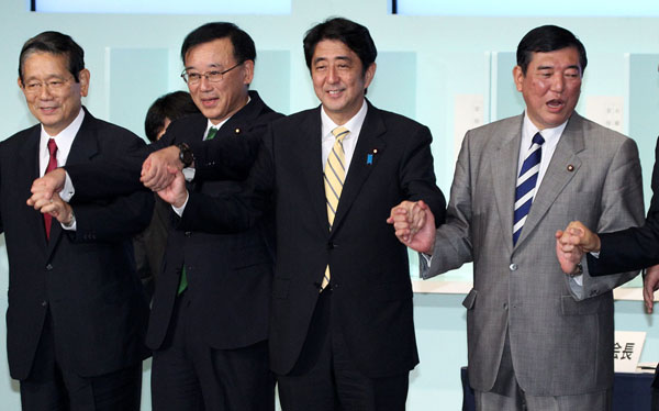 2012年自民党総裁選、本命ではなかった安倍晋三氏が大差で総裁に就任（Ｃ）日刊ゲンダイ