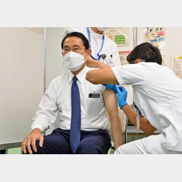 岸田首相は4回目のワクチン接種をしたばかり＝12日（代表撮影）