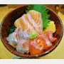 豚肉ステーキ、イクラ丼、サーモン丼…“達人”が仕掛ける店はなぜ客が並ぶのか？