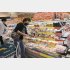 何もかもが値上げで家計はひっ迫…（Ｃ）共同通信社