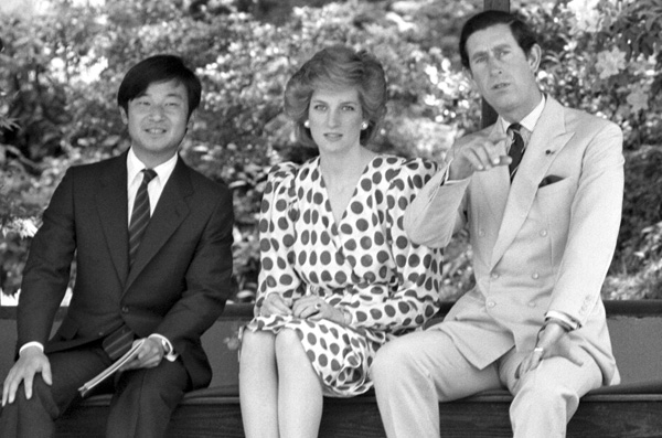 1986年、チャールズ皇太子ダイアナ妃来日でご案内をした天皇陛下（Ｃ）共同通信社