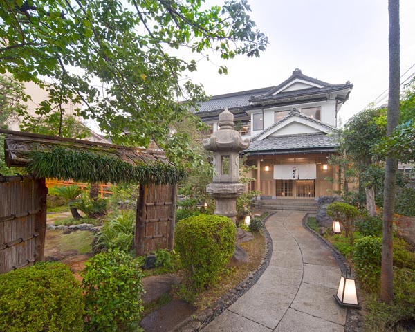 「がんこ新宿 山野愛子邸」の外観（提供写真）
