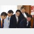 自民党は戦々恐々（岸田首相〈央〉と、党役員たち）／（Ｃ）日刊ゲンダイ