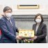 自民党の萩生田光一政調会長は、先月12月に訪台（台湾の蔡英文総統と、＝総統府提供・共同）