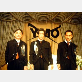 左から細野晴臣、坂本龍一、高橋幸宏（1993年「YMO再生」記者会見）／（Ｃ）日刊ゲンダイ