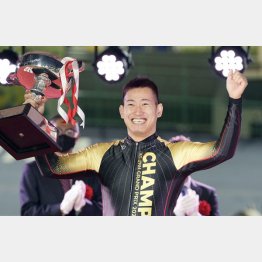 「KEIRINグランプリ2022」で優勝した脇本雄太（Ｃ）共同通信社