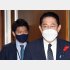 親が親なら…か？（岸田首相と長男で総理秘書官を務める翔太郎氏＝左）／（Ｃ）日刊ゲンダイ