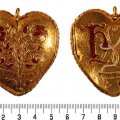 英国の宝探し初心者が発見！「16世紀の黄金のペンダント」はヘンリー8世に関連か？