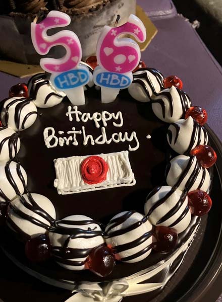 アカデミーのスタッフが用意してくれた誕生日ケーキ（提供写真）