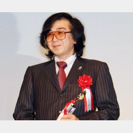 2015年「日本ベンチャー大賞」を受賞したサイバーダイン創設者の山海嘉之CEO（Ｃ）日刊ゲンダイ