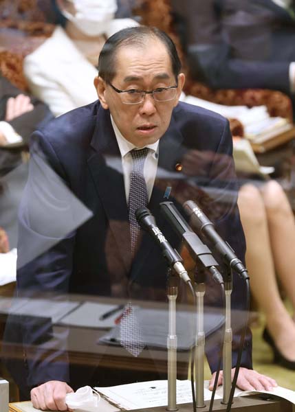 昨6日、参院予算委員会で追及される松本剛明総務相（Ｃ）日刊ゲンダイ