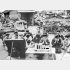 終戦で、焼け跡で涙を流す戦災者たち＝1945年8月15日（Ｃ）共同通信社