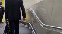 いつまでも自分の足で歩きたい！ 階段や坂道は「上り」より「下り」の練習を