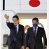 欧米歴訪の際には長男・翔太郎氏を同行した岸田首相（右は木原誠二官房副長官）／（Ｃ）日刊ゲンダイ