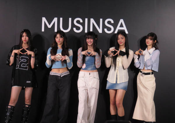 K-POPの新星 NewJeansがイベント登壇！ アイドル“降臨”に春休みの原宿