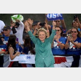 2016年米大統領選のさなか、民主党候補のヒラリー・クリントン氏はピザゲート事件の標的にされた（Ｃ）SMG via ZUMA Press Wire／共同通信イメージズ