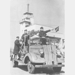 額東光消防隊員（1945年3月8日、東京・丸の内消防署）／（Ｃ）共同通信社