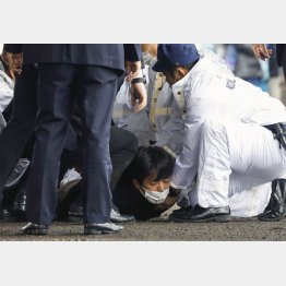 2つのパイプ爆弾を用意、ナイフも持っていた木村隆二容疑者（Ｃ）共同通信社
