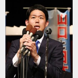 夜は明けず（衆院山口2区補選、岸信前防衛相の長男・信千世氏が当選）／（Ｃ）日刊ゲンダイ