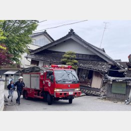 地震で崩れた家屋（珠洲市、近隣住民提供）