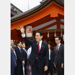 世界遺産の厳島神社も視察（岸田首相）／（Ｃ）共同通信社