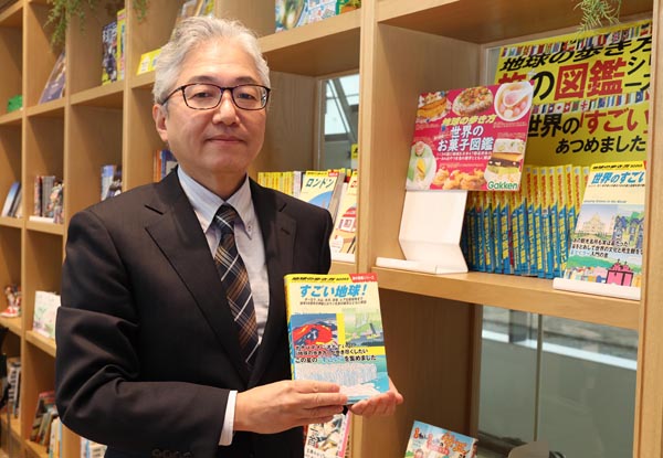 地球の歩き方の新井邦弘社長（Ｃ）日刊ゲンダイ