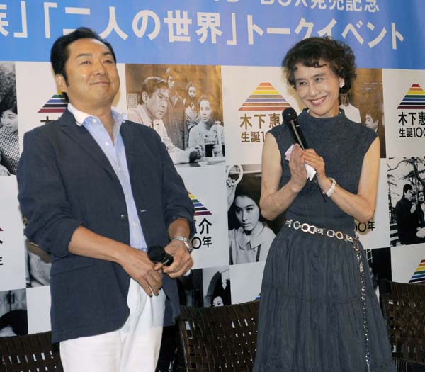 木下恵介生誕100年記念DVDBOX発売イベントでのあおい輝彦（左）と栗原小巻（Ｃ）日刊ゲンダイ